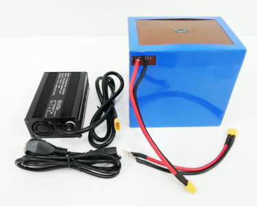 Аккумулятор для буксировщика Apollo AV-1, 12В 137Ач SMART (Батарея Байкера, Li-Ion), LF-12137-12578