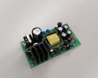 Блок питания YS-1202CN3, 12/5В 1А