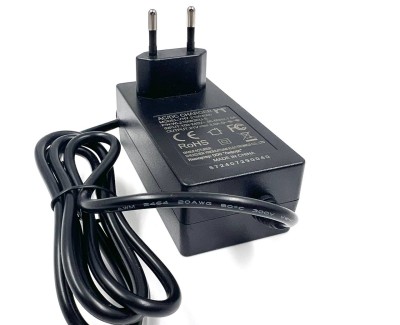 Зарядное устройство 21В 3А (5S Li-ion) YHY-21003000
