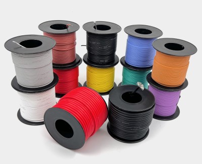 На катушке медный провод 12AWG 100м 3,4 кв.мм (680*0,08мм) (черный, UL3135) LFW-12B в мягкой силиконовой изоляции