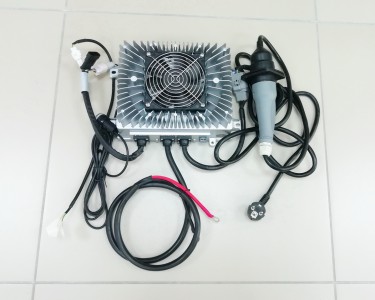 Зарядное устройство Smart LFC-9632s (96В, 32А, CAN 2.0) универсальное с пультом