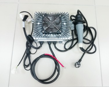 Зарядное устройство Smart LFC-9632s (96В, 32А, CAN 2.0) универсальное с пультом