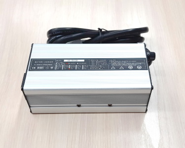 Зарядное устройство 25,2В 12А (6S Li-Ion) DL-400W