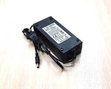 Зарядное устройство 16,8В 5А (4S Li-Ion) 16850