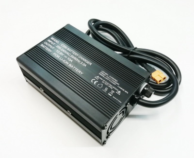 Зарядное устройство 12,6В 10A (3S Li-Ion) EMC-C300