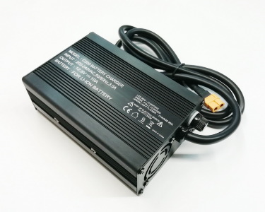Зарядное устройство 12,6В 10A (3S Li-Ion) EMC-C300