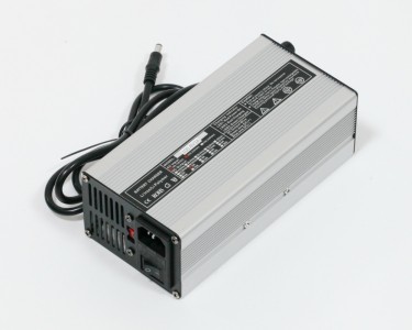 Зарядное устройство 100,8В 3A (24S Li-Ion) KST-100,8V