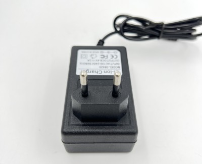 Зарядное устройство 8,4В 2А (2S Li-Ion) LF-08420