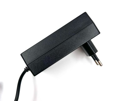 Зарядное устройство 21В 2А (5S Li-ion) YHY-21002000
