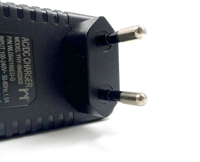 Зарядное устройство 8,4В 2А (2S Li-ion) YHY-08402000