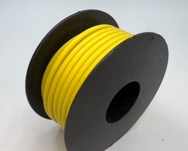 На катушке медный провод 12AWG 10м 3,4 кв.мм (680*0,08мм) (желтый, UL3135) LFW-12Y в мягкой силиконовой изоляции