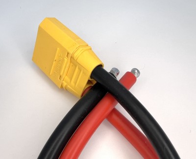 Разъем питания Amass XT90H-M с силиконовым проводом 10AWG, 200мм