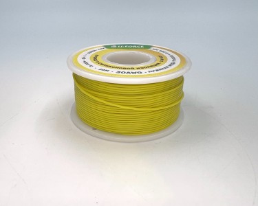 На катушке Медный провод 30AWG 20м 0,06 кв.мм (11*0,08мм) (желтый, UL3135) LFW-30Y в мягкой силиконовой изоляции