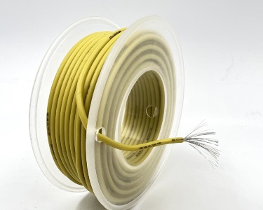 На катушке Медный провод 24AWG 10м 0,2 кв.мм (40*0,08мм) (желтый, UL3135) LFW-24Y в мягкой силиконовой изоляции