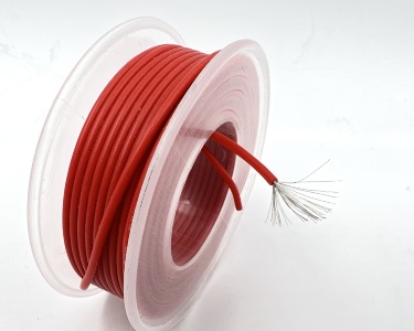 На катушке Медный провод 24AWG 10м 0,2 кв.мм (40*0,08мм) (красный, UL3135) LFW-24R в мягкой силиконовой изоляции