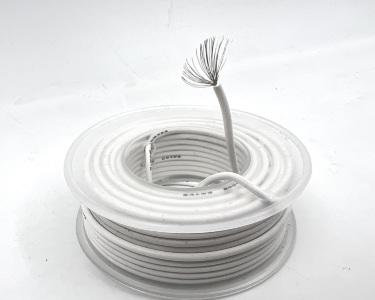 На катушке Медный провод 24AWG 10м 0,2 кв.мм (40*0,08мм) (белый, UL3135) LFW-24W в мягкой силиконовой изоляции