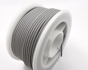 На катушке Медный провод 28AWG 10м 0,08 кв.мм (16*0,08мм) (серый, UL3135) LFW-28Gr в мягкой силиконовой изоляции