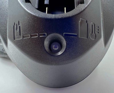 Зарядное устройство для аккумуляторов Bosch AL1130CV (10,8V/12V)