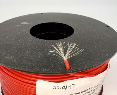 На катушке Медный провод 24AWG 100м 0,2 кв.мм (40*0,08мм) (красный, UL3135) LFW-24R в мягкой силиконовой изоляции