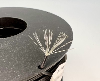 На катушке Медный провод 24AWG 100м 0,2 кв.мм (40*0,08мм) (черный, UL3135) LFW-24B в мягкой силиконовой изоляции