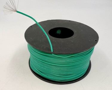 На катушке Медный провод 24AWG 100м 0,2 кв.мм (40*0,08мм) (зеленый, UL3135) LFW-24G в мягкой силиконовой изоляции