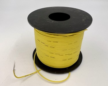 На катушке Медный провод 22AWG 100м 0,3 кв.мм (60*0,08мм) (желтый, UL3135) LFW-22Y в мягкой силиконовой изоляции