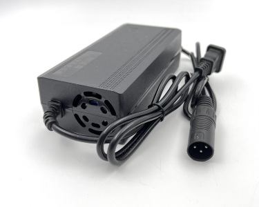 Зарядное устройство 25,2В 5А (6S Li-Ion) XLR 3pin