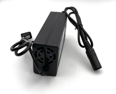Зарядное устройство 25,2В 5А (6S Li-Ion) XLR 3pin