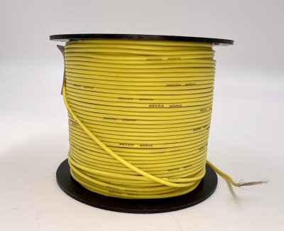 На катушке Медный провод 22AWG 100м 0,3 кв.мм (60*0,08мм) (желтый, UL3135) LFW-22Y в мягкой силиконовой изоляции