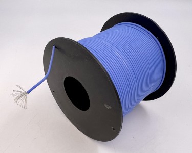 На катушке Медный провод 22AWG 100м 0,3 кв.мм (60*0,08мм) (синий, UL3135) LFW-22Bl в мягкой силиконовой изоляции