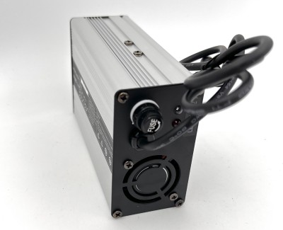 Зарядное устройство 25,2В 4А (6S Li-Ion) DL-120W