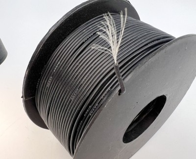 На катушке Медный провод 26AWG 100м 0,14 кв.мм (30*0,08мм) (черный, UL3135) LFW-26B в мягкой силиконовой изоляции