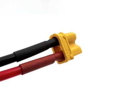Разъем питания Amass XT30U-F с силиконовым проводом 18AWG, 100мм